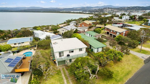 Cliffhanger - Pet Friendly - Australian Directory 0