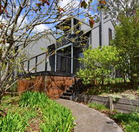 Cloudsong Chalet 2 - Close to the village centre - Australian Directory