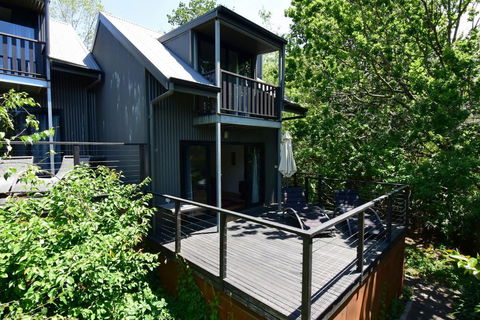 Cloudsong Chalet 4 - Close To The Village Centre! - Australian Directory 1