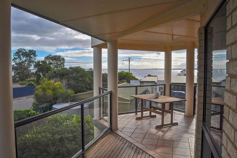 Coffin Bay Retreat - Australian Directory 1