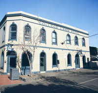 College Lawn Hotel - Australian Directory