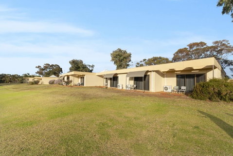 Comfort Inn & Suites Riverland - Australian Directory 3