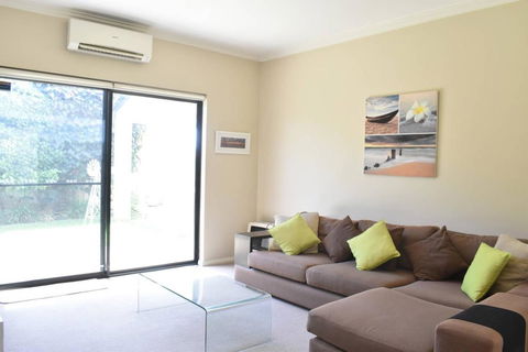 Comfortable 2 Bedroom Unit With Garden - Australian Directory 0