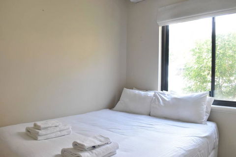 Comfortable 2 Bedroom Unit With Garden - Australian Directory 3