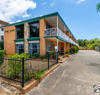 Comfy Ground Floor Unit opposite waterfront Welsby Pde Bongaree - Australian Directory