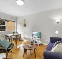 Comfy one-bedroom unit between city and airport - Australian Directory