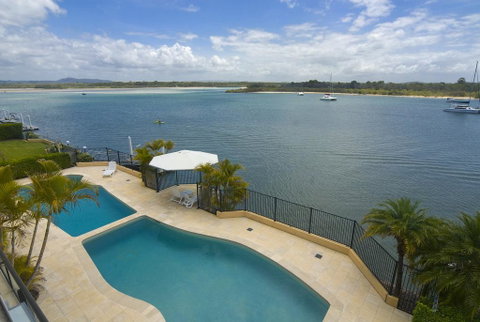 Commodore Apartments - Australian Directory 0