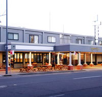 Commodore Motor Inn - Australian Directory