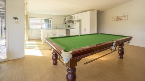 Conley Ave 8 Pet Friendly - OUTSIDE Only - Australian Directory 3