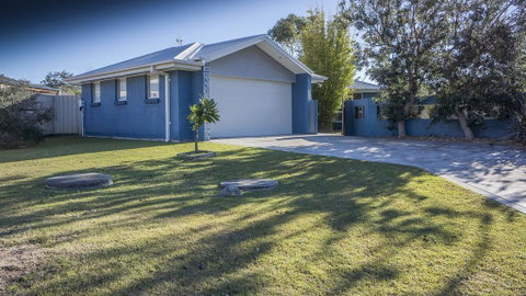 Conley Ave 8 Pet Friendly - OUTSIDE Only - Australian Directory 1