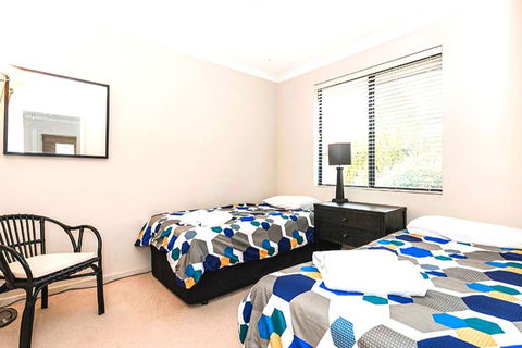 Coode Street Townhouse - Australian Directory 3