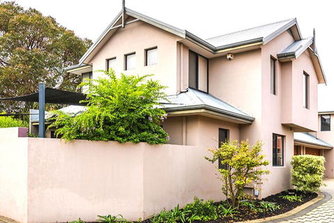 Coode Street Townhouse - Australian Directory 0