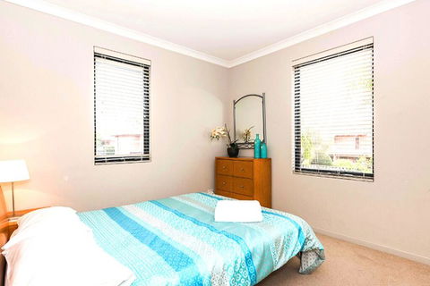 Coode Street Townhouse - Australian Directory 2