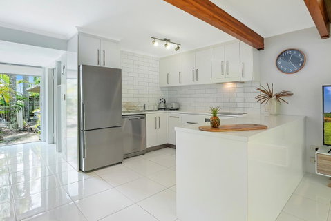 Cool Coastal Chic, Noosaville - Australian Directory 1