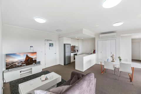 Cosy 3BR Penthouse Close To Westfield And Train - Australian Directory 3