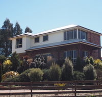 Country Meets Town - Australian Directory