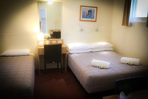 Cowra Motor Inn - Australian Directory 2