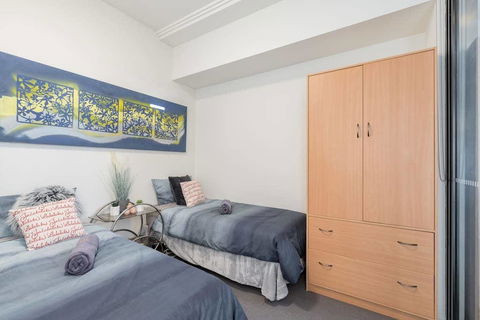 Cozy 3BR Sleep8 Apt 1min WalkTo Train Bus Shopping - Australian Directory 1