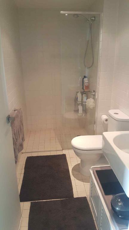 Cozy Shared Home On 11th Fl - Own Balcony - Australian Directory 3