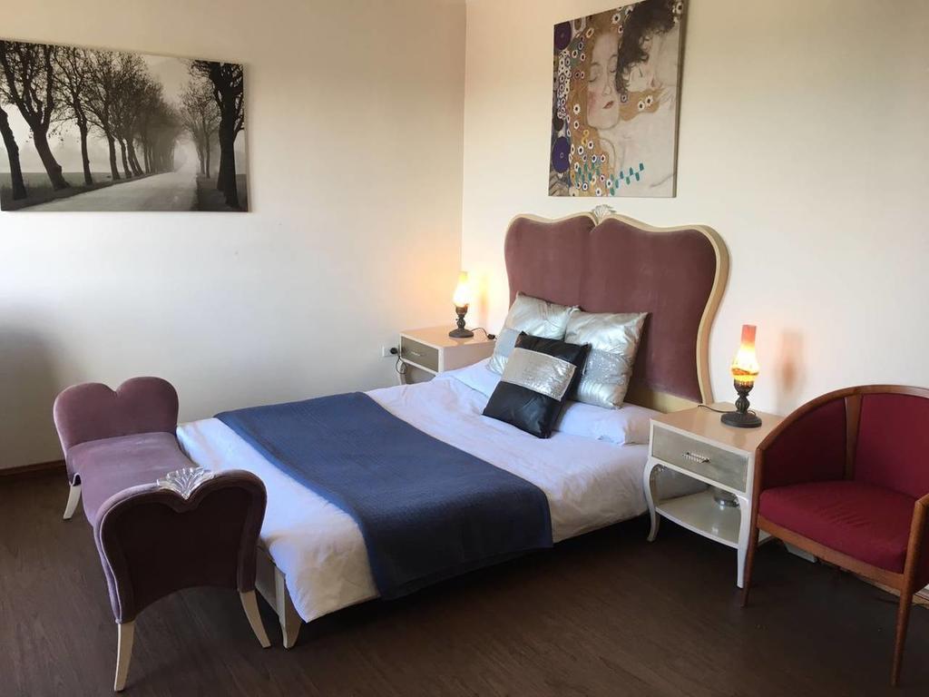 Beverly Hills NSW Australian Directory