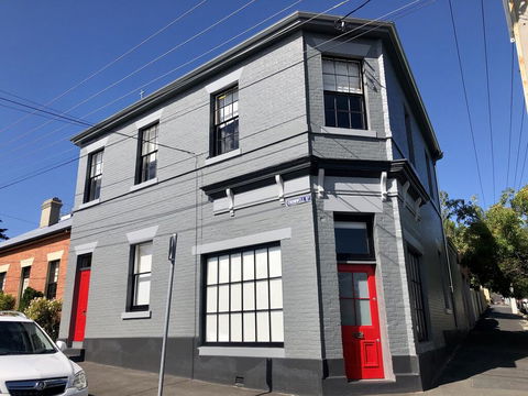 Cromwell Apartment - 3 Red Doors Battery Point - Australian Directory 0