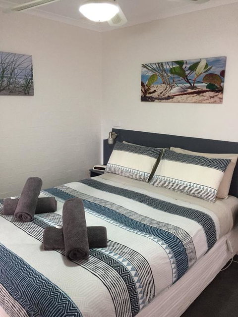Crown Apartments - Australian Directory 3