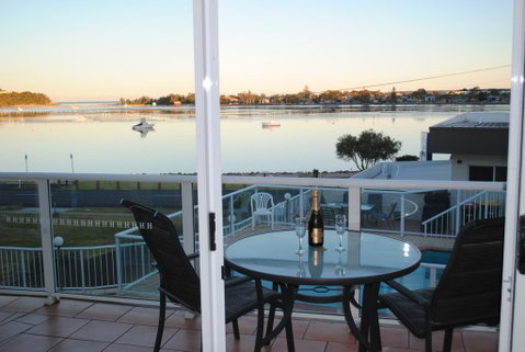 Crown Apartments - Australian Directory 0