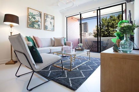 CROWN JEWEL - Hosted By: L'Abode Accommodation - Australian Directory 1