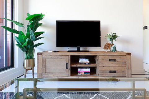 CROWN JEWEL - Hosted By: L'Abode Accommodation - Australian Directory 3