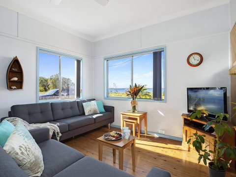 Crystal Blue - Views Across The Bay - Australian Directory 1