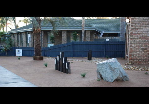 Cunningham Shore Motel - Australian Directory 3