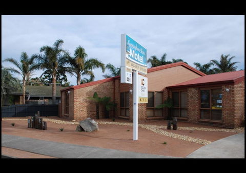 Cunningham Shore Motel - Australian Directory 1