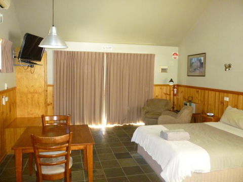 D'Altons Resort - Australian Directory 3