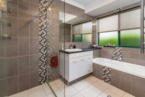 Delightful Duplex On Rose Ct, Bongaree - Australian Directory 2