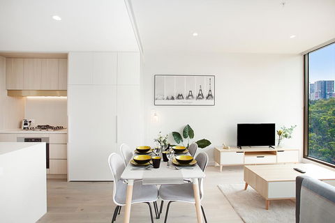 Designer Apartment With Balcony In Quiet Suburb - Australian Directory 2