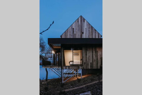 Deviot Boat House - Australian Directory 2