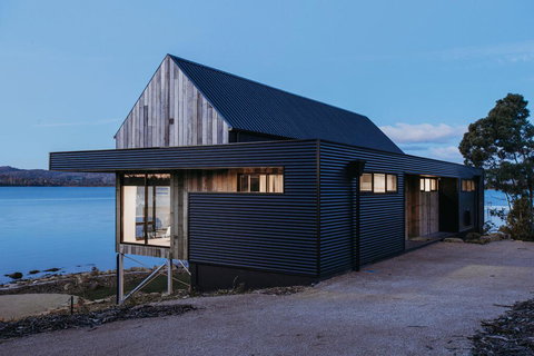 Deviot Boat House - Australian Directory 3