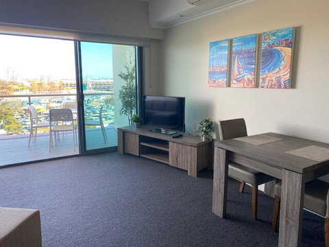 Dolphin View 404 - Australian Directory 3
