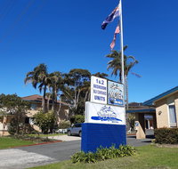 Dolphins of Mollymook Motel and Fifth Green Apartments - Australian Directory