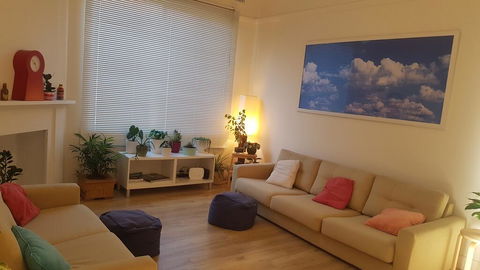 Double Bedroom In Bright And Airy House - Australian Directory 2