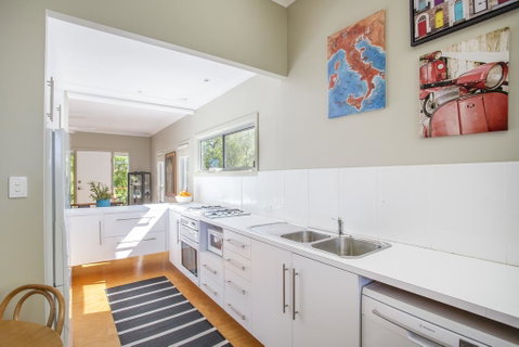 Driftwood Cottage - Australian Directory 1