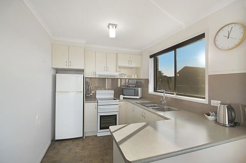 Eagle Heights Holiday Units - Australian Directory 3