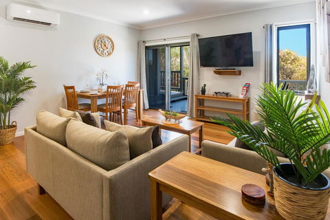EAGLE VIEW UNIT 5 STAR - Australian Directory 0