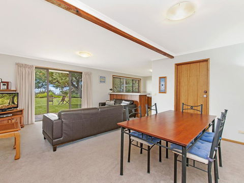 East Beach House - Australian Directory 3