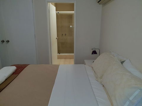 East Perth 2 BR Superb Riverside Apartment - Australian Directory 0