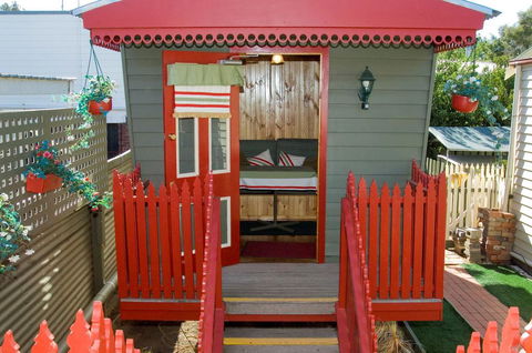 Echuca Gardens - Australian Directory 3