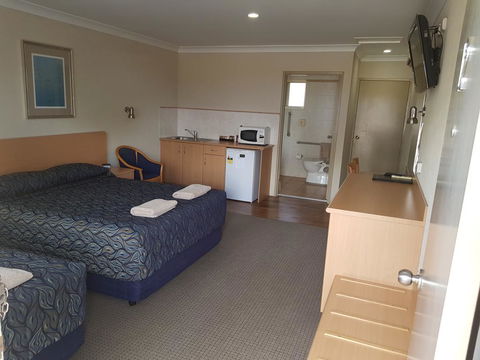 Edward Parry Motel And Apartments - Australian Directory 3