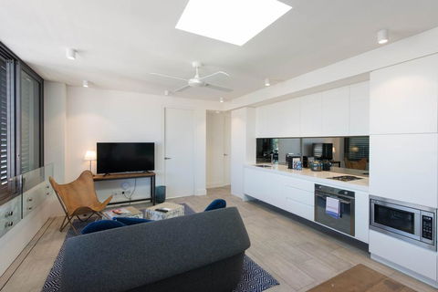 EIGHT TWO NINE TWO IV: BONDI BEACH - Australian Directory 1