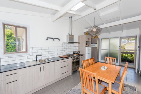 Elanora - Australian Directory 2