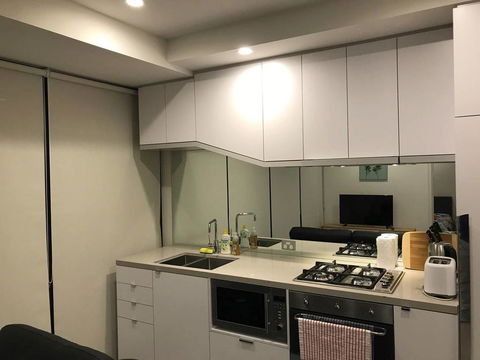 Elegant Modern Apartment In Central Melbourne - Australian Directory 1